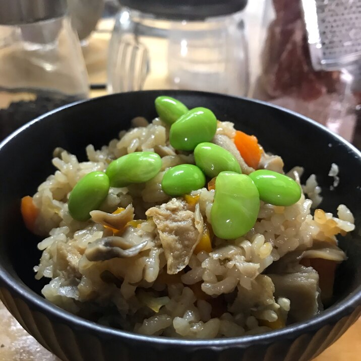 香り豊かな舞茸ご飯